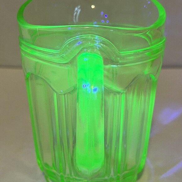 Vintage Green Depression Uranium Glass 16 oz. Pitcher,  Excellent Shape. - Picture 2 of 8